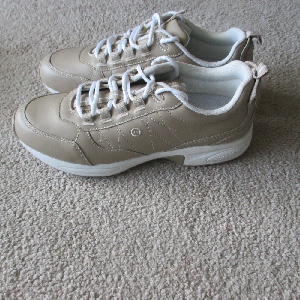 Rockport Sandy Sneakers Walking LIKE NEW Leather Womens Size 8.5 Shoes K59801